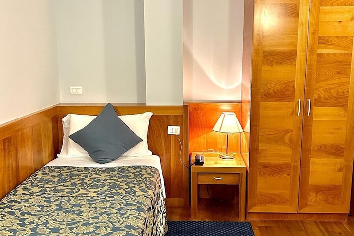 Room 6 of 41