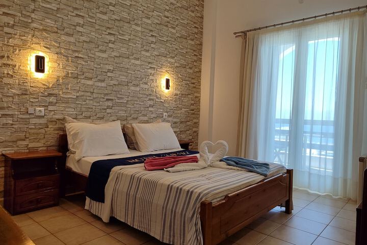Room 7 of 25