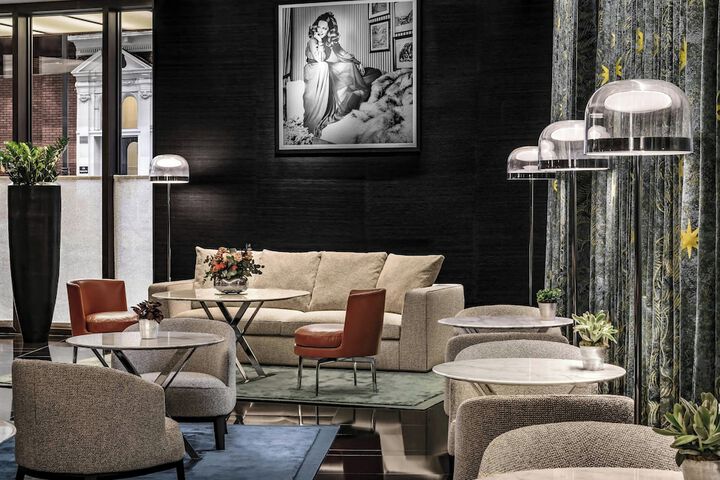 Lounge 100 of 108