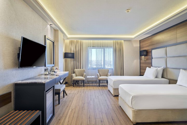Room 13 of 85