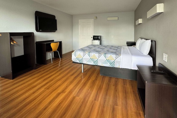 Room 28 of 52