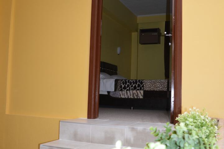Room 6 of 34