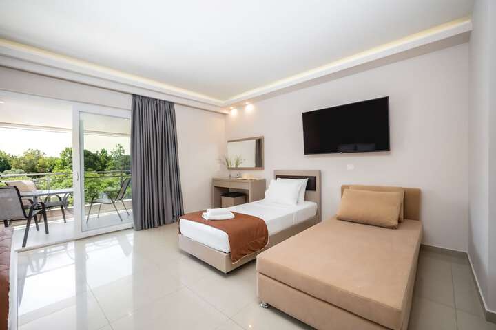 Room 52 of 138