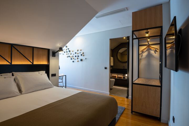 Room 6 of 71