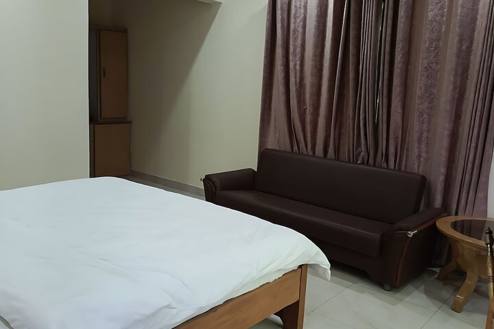 Room 2 of 11