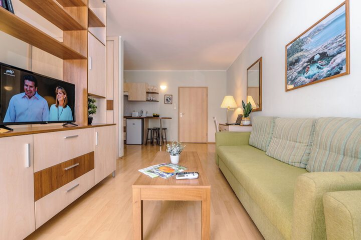 Room 21 of 36