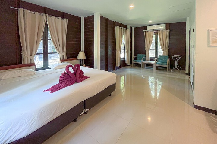 Room 26 of 122