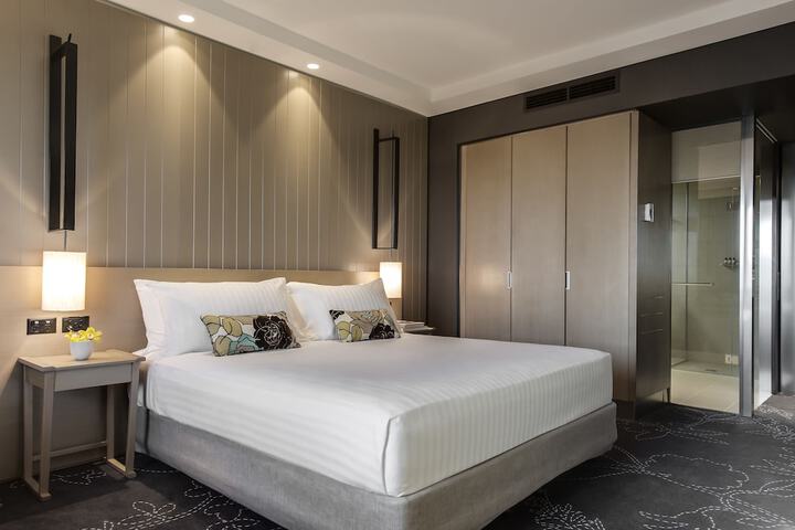 Room 4 of 70