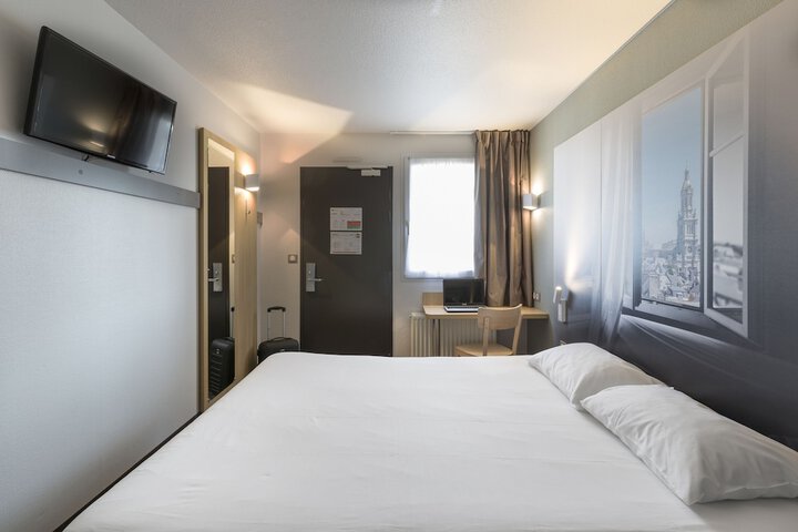 Room 7 of 44