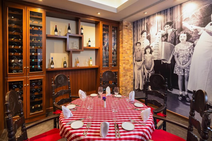 Dining 60 of 78