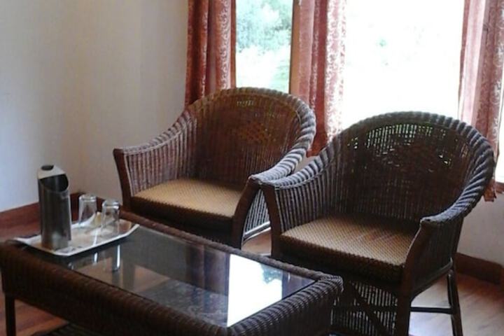 Room 10 of 81