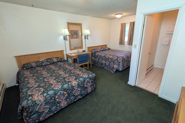 Room 32 of 84