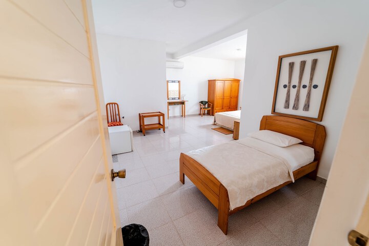 Room 16 of 40