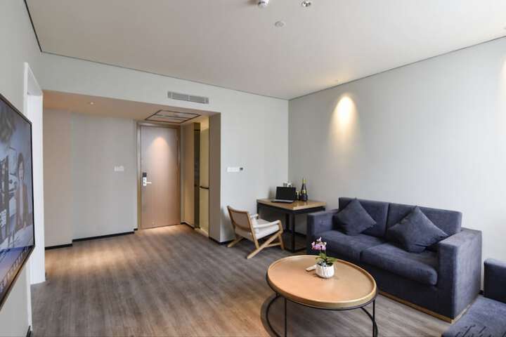 Room 15 of 26