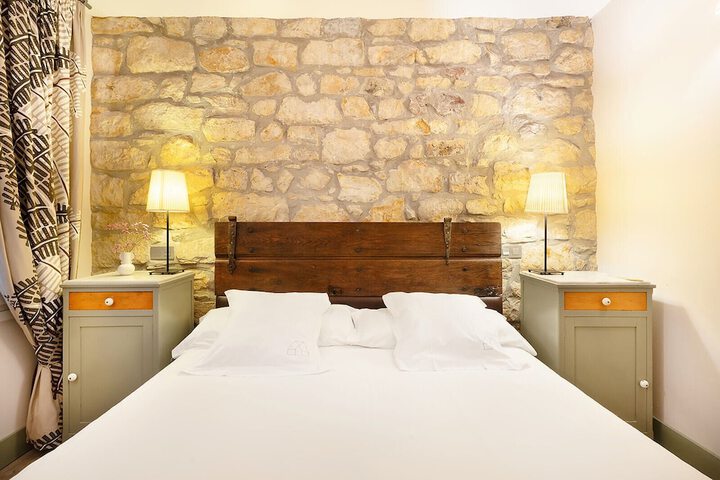 Room 9 of 40