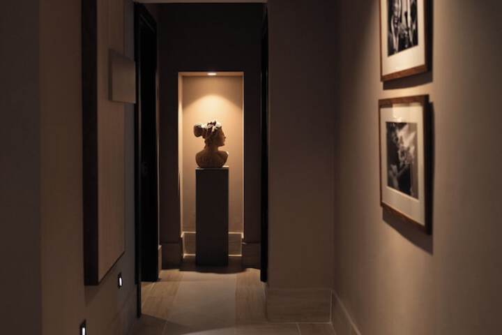 Room 27 of 71