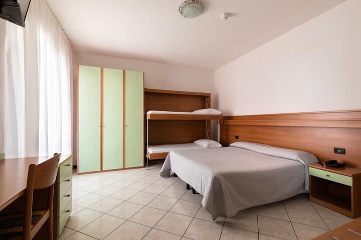 Room 15 of 59