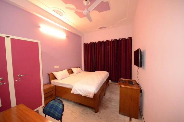 Room 3 of 5