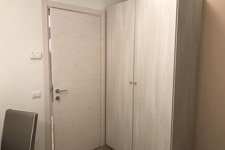 Room 12 of 73
