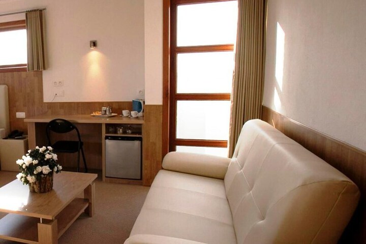 Room 13 of 21