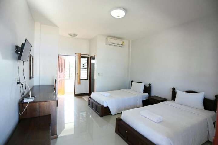Room 12 of 34