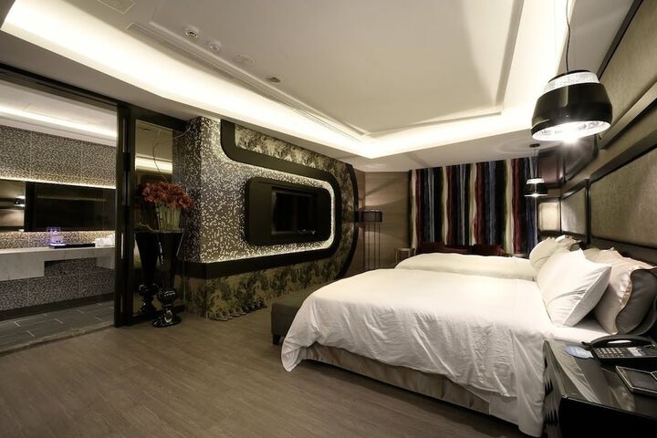 Room 7 of 113