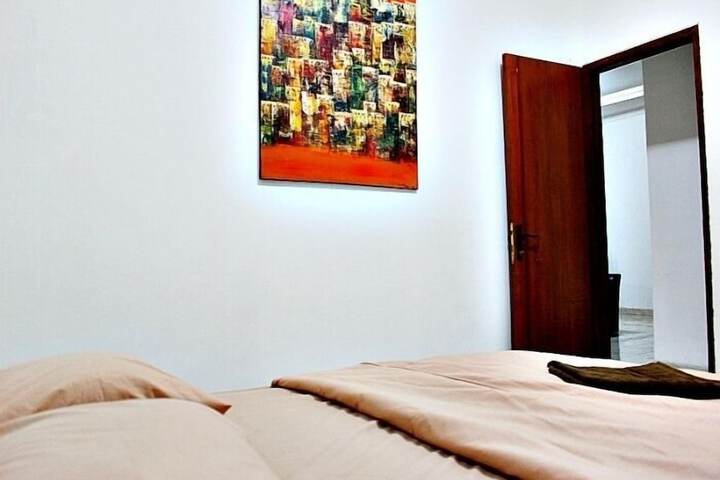 Room 9 of 17