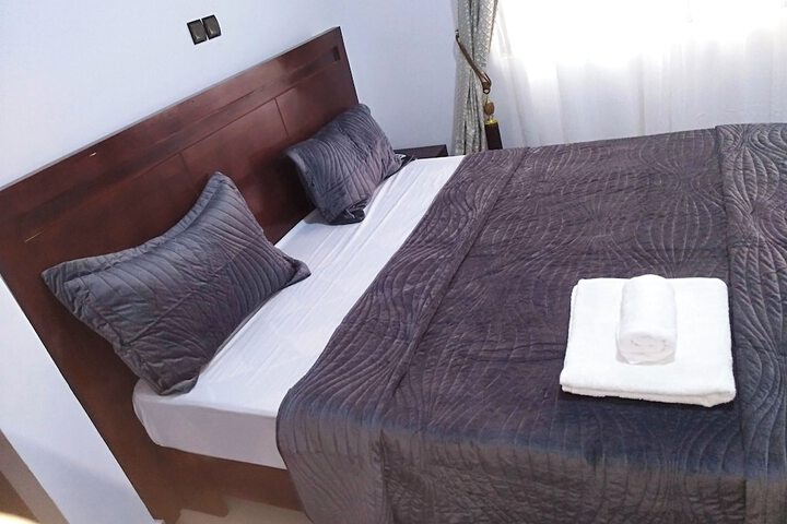 Room 9 of 27