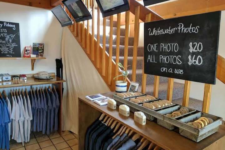 Gift Shop 135 of 186