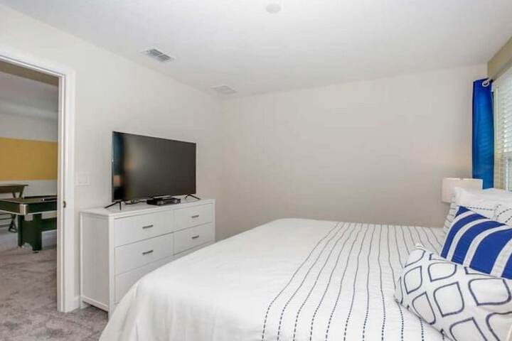 Room 17 of 49