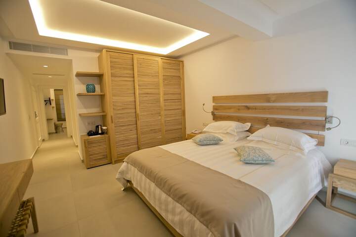 Room 10 of 85