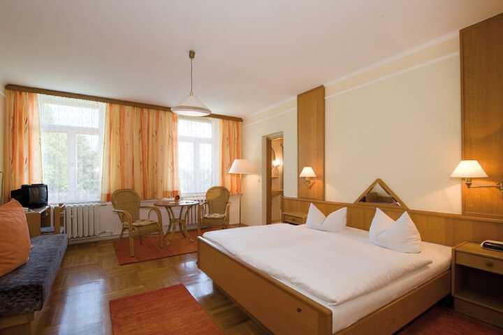 Room 3 of 27