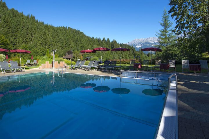 Pool 16 of 39