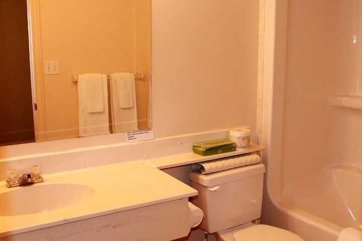 Room 14 of 24