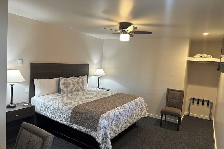 Room 2 of 89