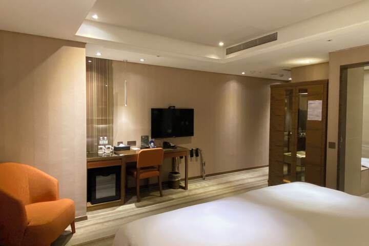 Room 50 of 99
