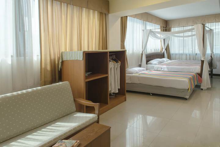Room 10 of 65