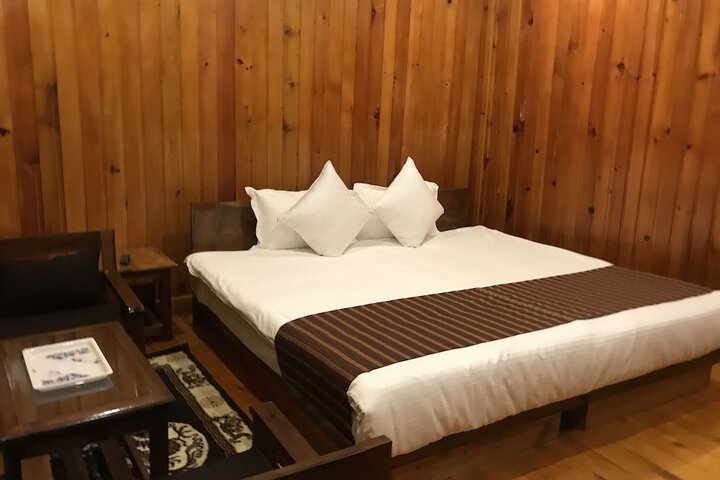 Room 11 of 27
