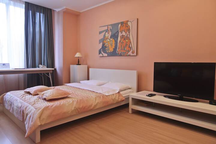 Room 62 of 176