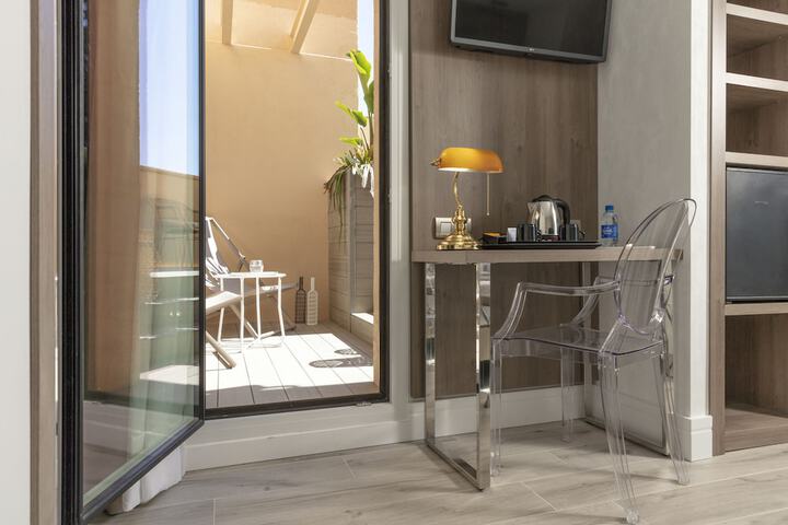 Room 17 of 51