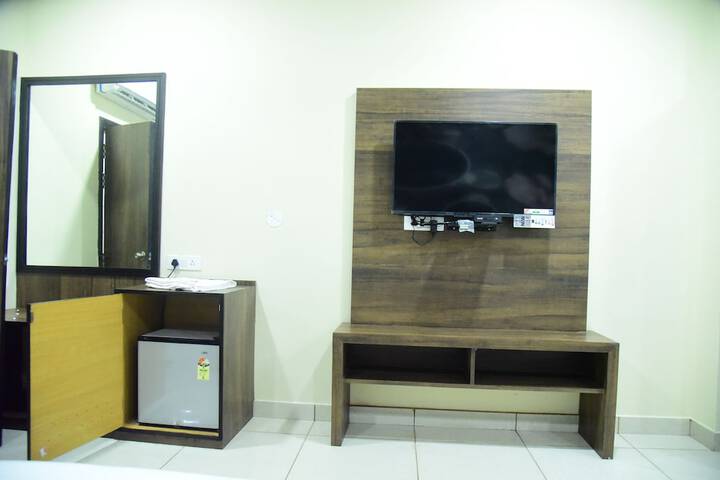 Room 9 of 128