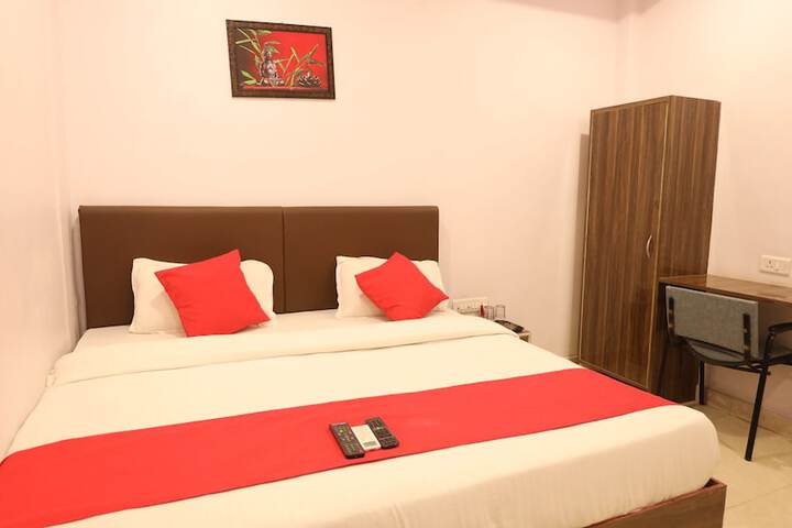 Room 7 of 32