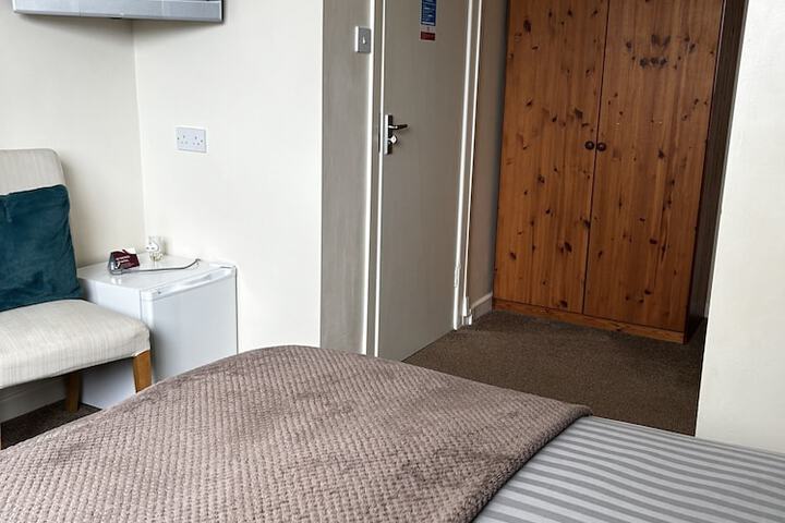 Room 9 of 44