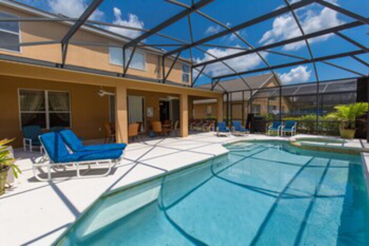Pool 100 of 272