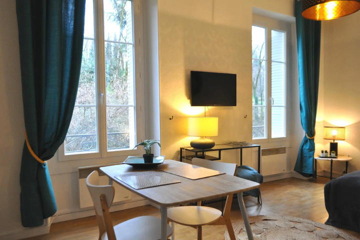 Room 2 of 12
