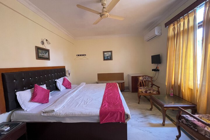 Hotel Surya Beach Inn - near Sea beach