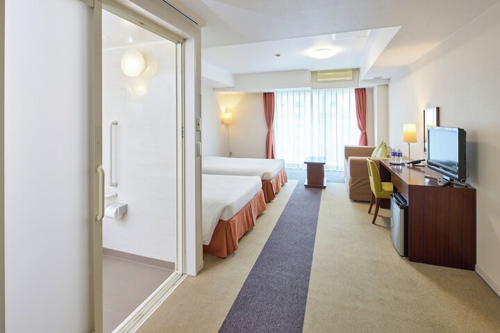 Room 18 of 92