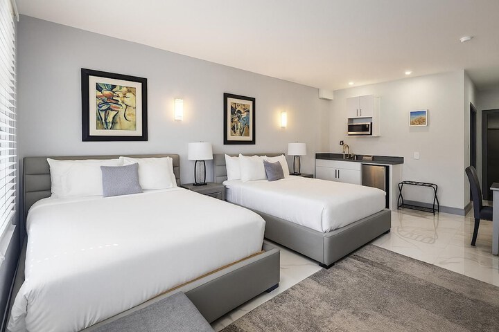 Room 3 of 10