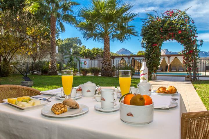 Breakfast/Coffee Service 122 of 174