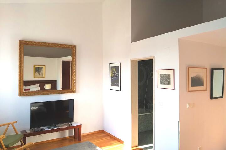 Room 57 of 80